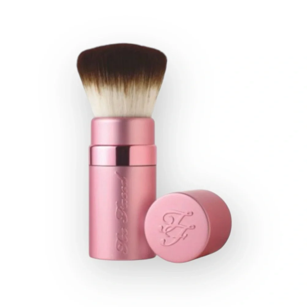 Deadstock: new Too Faced ㋛ Retractable Teddy Bear Hair Kabuki Brush ㋛ Metal Pink